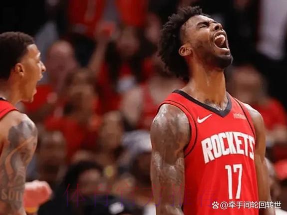 怀特身后补防大帽坎宁安,后者目前投篮6中1得到7分7助攻 怀特身后补防大帽坎宁安,后者目前投篮6中1得到7分7助攻