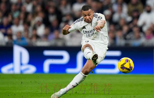 西甲-皇马2-0十人塞维 姆巴佩点射贝林厄姆破门 西甲-皇马2-0十人塞维 姆巴佩点射贝林厄姆破门